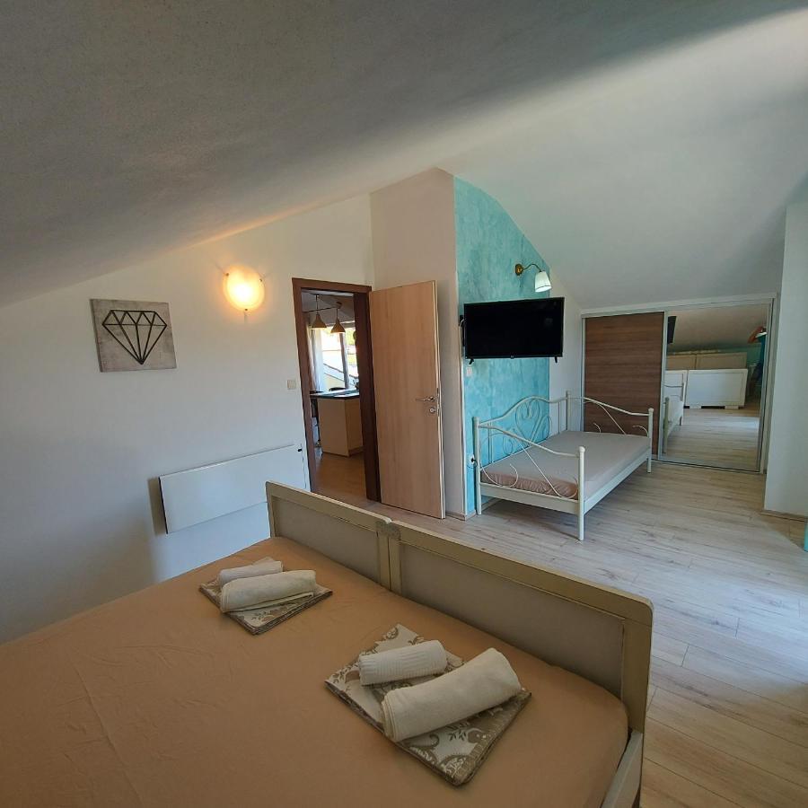 Apartments Batistic Supetarska Draga Kültér fotó